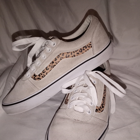 Vans Cream and Leopard Print Women's Sneakers. Need Some Cleaning But In Great S - Picture 12 of 13